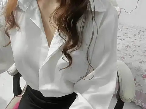 Snapshot of LuckyBabe_new01 chatting on June 2026 02:30:02 PM LuckyBabe new01 online show from June 2026 02:30:02 PM