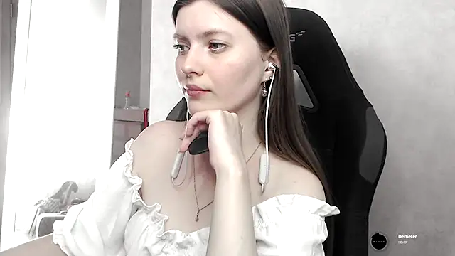 Snapshot of cute_elfy_ chatting on September 2025 02:06:01 PM cute elfy online show from September 2025 02:06:01 PM