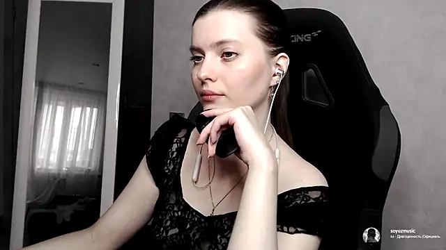 Snapshot of cute_elfy_ chatting on September 2025 03:03:02 PM cute elfy online show from September 2025 03:03:02 PM