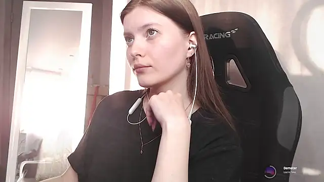 Snapshot of cute_elfy_ chatting on September 2025 02:40:02 PM cute elfy online show from September 2025 02:40:02 PM