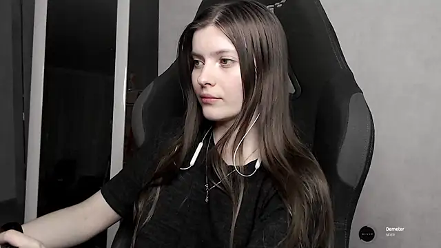 Snapshot of cute_elfy_ chatting on September 2025 05:15:02 PM cute elfy online show from September 2025 05:15:02 PM