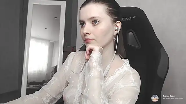 Snapshot of cute_elfy_ chatting on September 2025 02:10:01 PM cute elfy online show from September 2025 02:10:01 PM