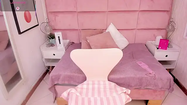 Janah Myers online show from October 2025 01:09:01 PM