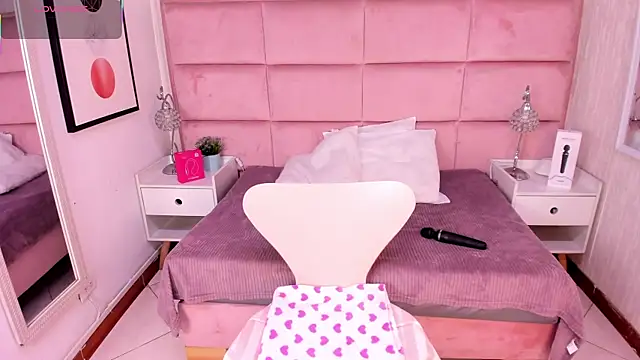 Janah Myers online show from December 2025 12:47:01 PM