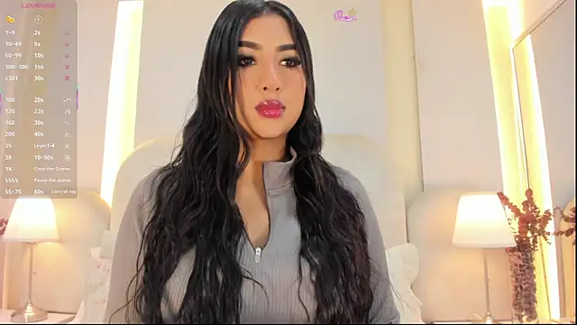 SalomeeBell online show from June 2026 08:11:01 PM