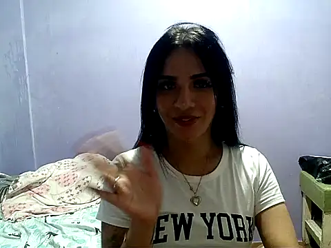 Snapshot of enoria1992 chatting on June 2026 07:04:01 PM enoria1992 online show from June 2026 07:04:01 PM