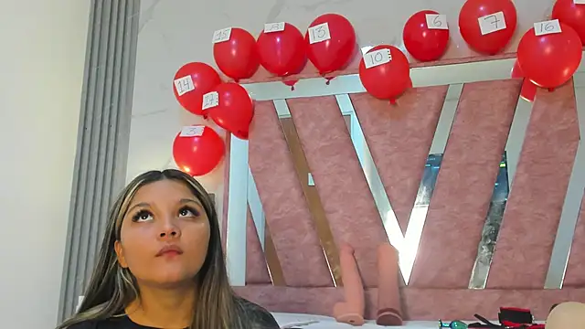 Snapshot of Wonderkloe_ chatting on February 2026 07:54:01 PM Wonderkloe online show from February 2026 07:54:01 PM