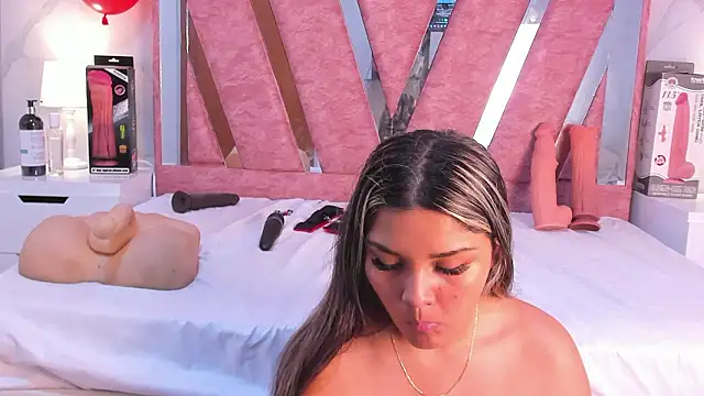 Snapshot of Wonderkloe_ chatting on February 2026 01:36:02 AM Wonderkloe online show from February 2026 01:36:02 AM