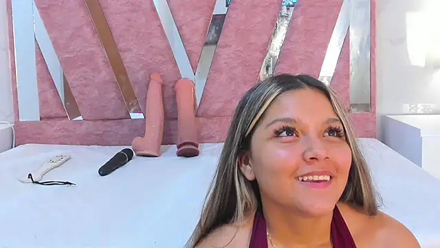 Snapshot of Wonderkloe_ chatting on March 2026 01:55:02 AM Wonderkloe online show from March 2026 01:55:02 AM