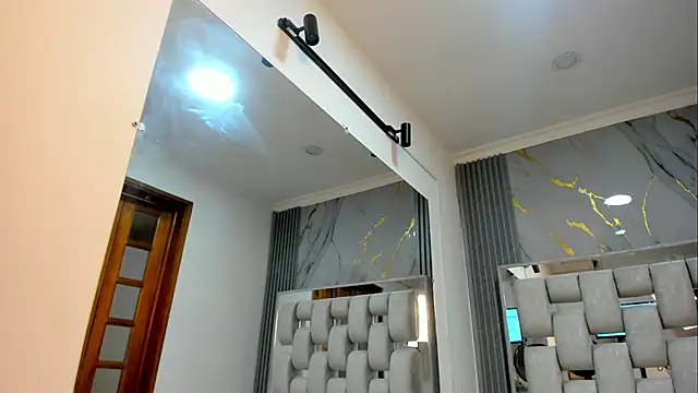 Wonderkloe  online show from May 2026 07:33:01 PM