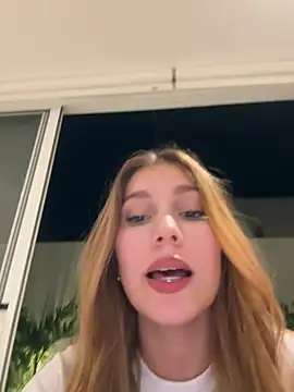 Snapshot of Nikii__ chatting on August 2026 04:05:02 AM Nikii online show from August 2026 04:05:02 AM