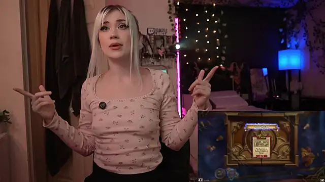 Snapshot of littlelune chatting on October 2025 12:44:01 AM littlelune online show from October 2025 12:44:01 AM