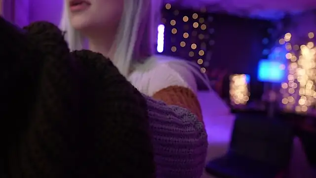 Snapshot of littlelune chatting on October 2025 11:20:02 PM littlelune online show from October 2025 11:20:02 PM