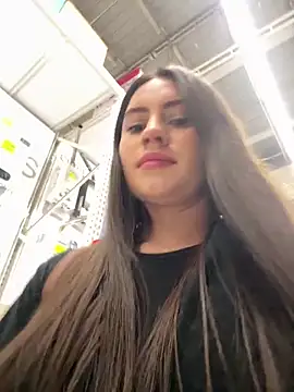 Isabella21  online show from October 2025 11:13:02 PM