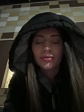 Isabella21  online show from March 2026 01:01:01 AM