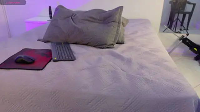 BeccaReedd online show from October 2025 03:03:02 AM