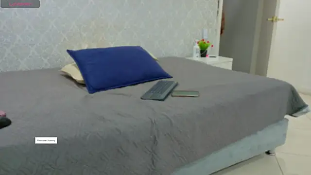 BeccaReedd online show from October 2025 11:00:01 AM