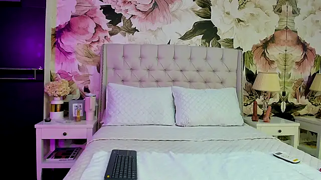 Snapshot of MaddyMay_ chatting on October 2025 08:51:01 PM MaddyMay online show from October 2025 08:51:01 PM