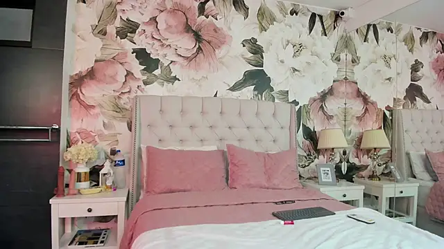 Snapshot of MaddyMay_ chatting on November 2025 08:42:02 PM MaddyMay online show from November 2025 08:42:02 PM