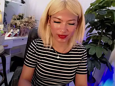 Snapshot of Queensabbyvee chatting on September 2025 06:17:02 AM Queensabbyvee online show from September 2025 06:17:02 AM