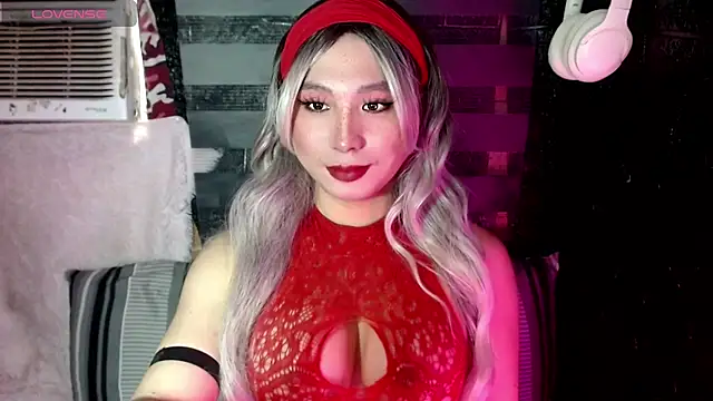 UrhotlucyTS online show from October 2025 05:49:02 AM