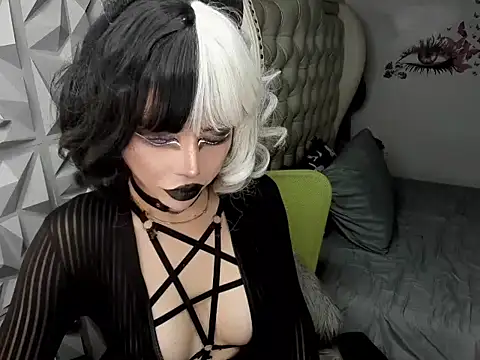 janecomander online show from June 2026 02:10:01 AM