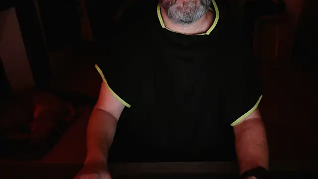 Snapshot of Hairyfred73 chatting on October 2025 03:07:02 AM Hairyfred73 online show from October 2025 03:07:02 AM