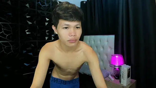 crazyasiantwink online show from February 2026 06:02:02 PM