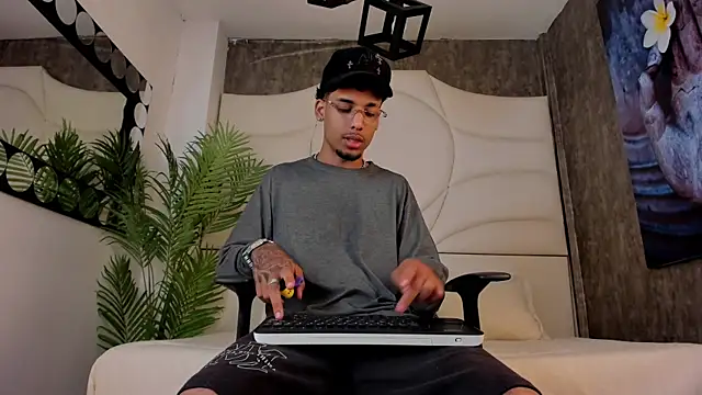 Thiagoferreti online show from October 2025 03:17:02 AM