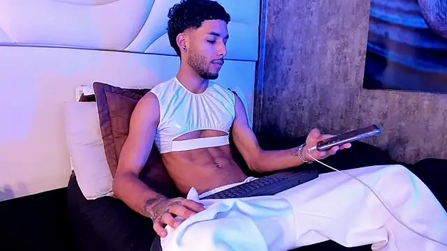 Thiagoferreti online show from May 2026 02:29:02 AM