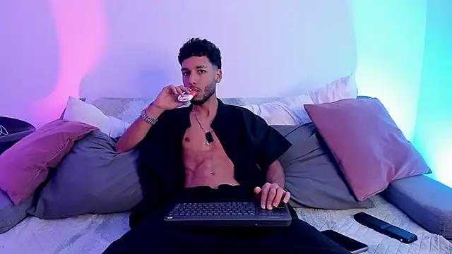 Thiagoferreti online show from June 2026 03:29:02 AM