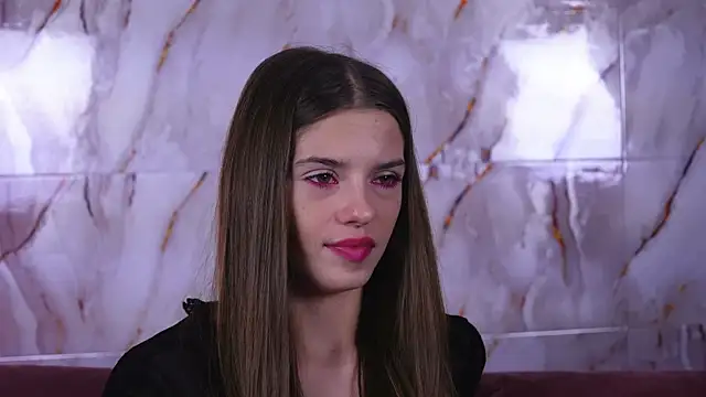 sukie spooky online show from October 2025 04:54:01 AM