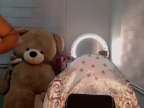 KathRouge online show from October 2025 01:21:01 PM