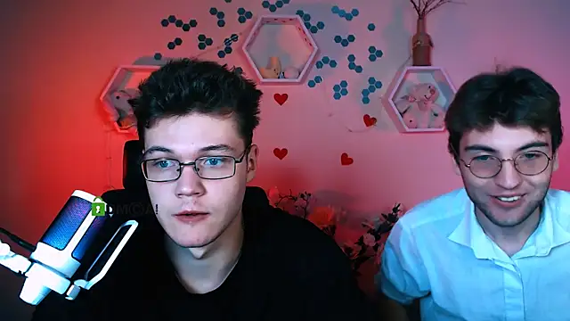 lucas long  online show from October 2025 07:49:02 PM