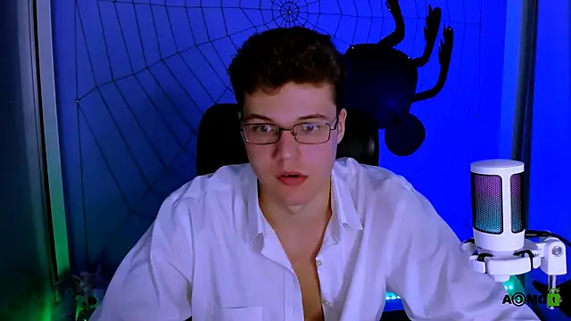 lucas long  online show from October 2025 06:50:02 PM