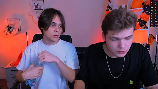 lucas long  online show from November 2025 07:48:02 PM