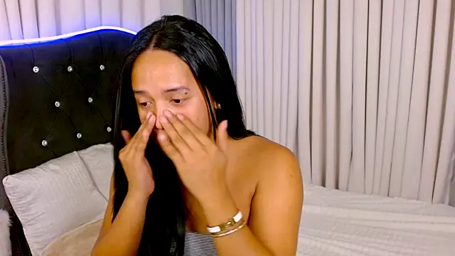 Lorainnelustts online show from October 2025 04:04:02 PM