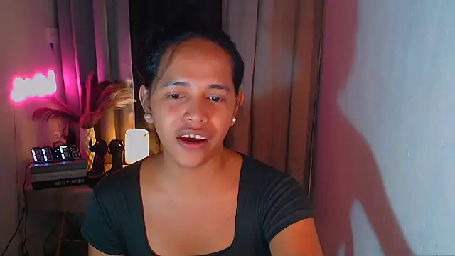 Lorainnelustts online show from December 2025 09:58:02 AM