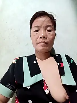 Snapshot of Harmony92 chatting on October 2025 12:04:01 AM Harmony92 online show from October 2025 12:04:01 AM