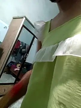 Snapshot of Harmony92 chatting on November 2025 11:48:01 PM Harmony92 online show from November 2025 11:48:01 PM