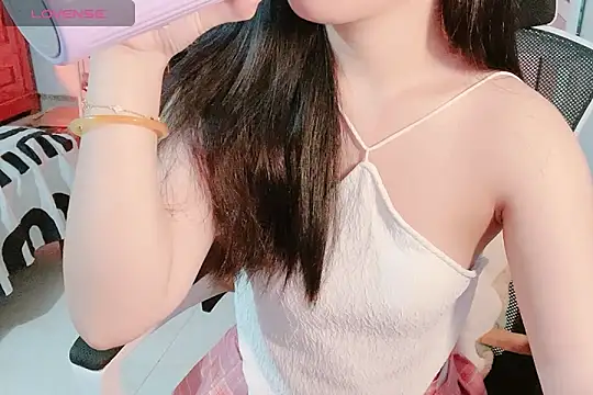 Snapshot of ___Daisy___ chatting on October 2025 02:43:02 AM Daisy online show from October 2025 02:43:02 AM