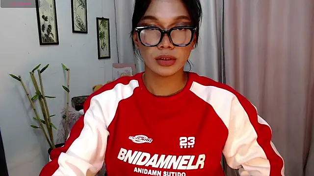 Snapshot of Herbielustts chatting on December 2025 05:09:01 PM Herbielustts online show from December 2025 05:09:01 PM