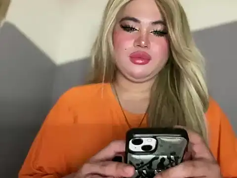 Snapshot of Naughtyrosecum chatting on November 2025 03:17:01 AM Naughtyrosecum online show from November 2025 03:17:01 AM