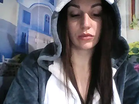 Snapshot of Qinini chatting on February 2026 11:28:02 PM Qinini online show from February 2026 11:28:02 PM