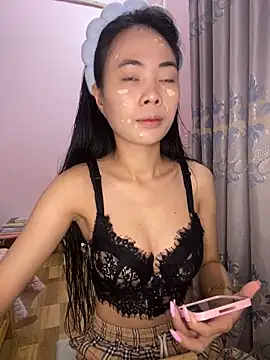 Snapshot of Dau-Tayy chatting on November 2025 06:57:01 AM Dau-Tayy online show from November 2025 06:57:01 AM