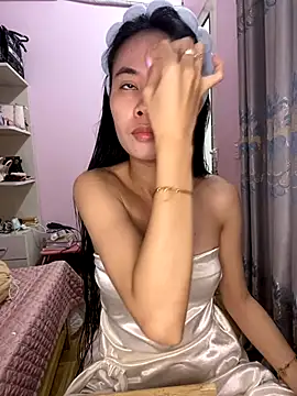 Snapshot of Dau-Tayy chatting on November 2025 08:03:02 AM Dau-Tayy online show from November 2025 08:03:02 AM