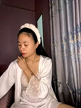 Snapshot of Dau-Tayy chatting on November 2025 09:20:01 AM Dau-Tayy online show from November 2025 09:20:01 AM