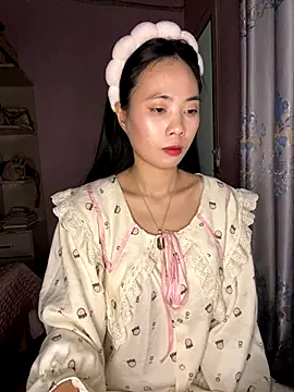 Snapshot of Dau-Tayy chatting on November 2025 10:07:01 AM Dau-Tayy online show from November 2025 10:07:01 AM