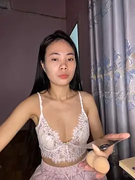 Snapshot of Dau-Tayy chatting on December 2025 09:07:01 AM Dau-Tayy online show from December 2025 09:07:01 AM