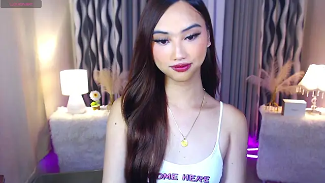 Kiah Wyatt online show from November 2025 05:08:02 AM